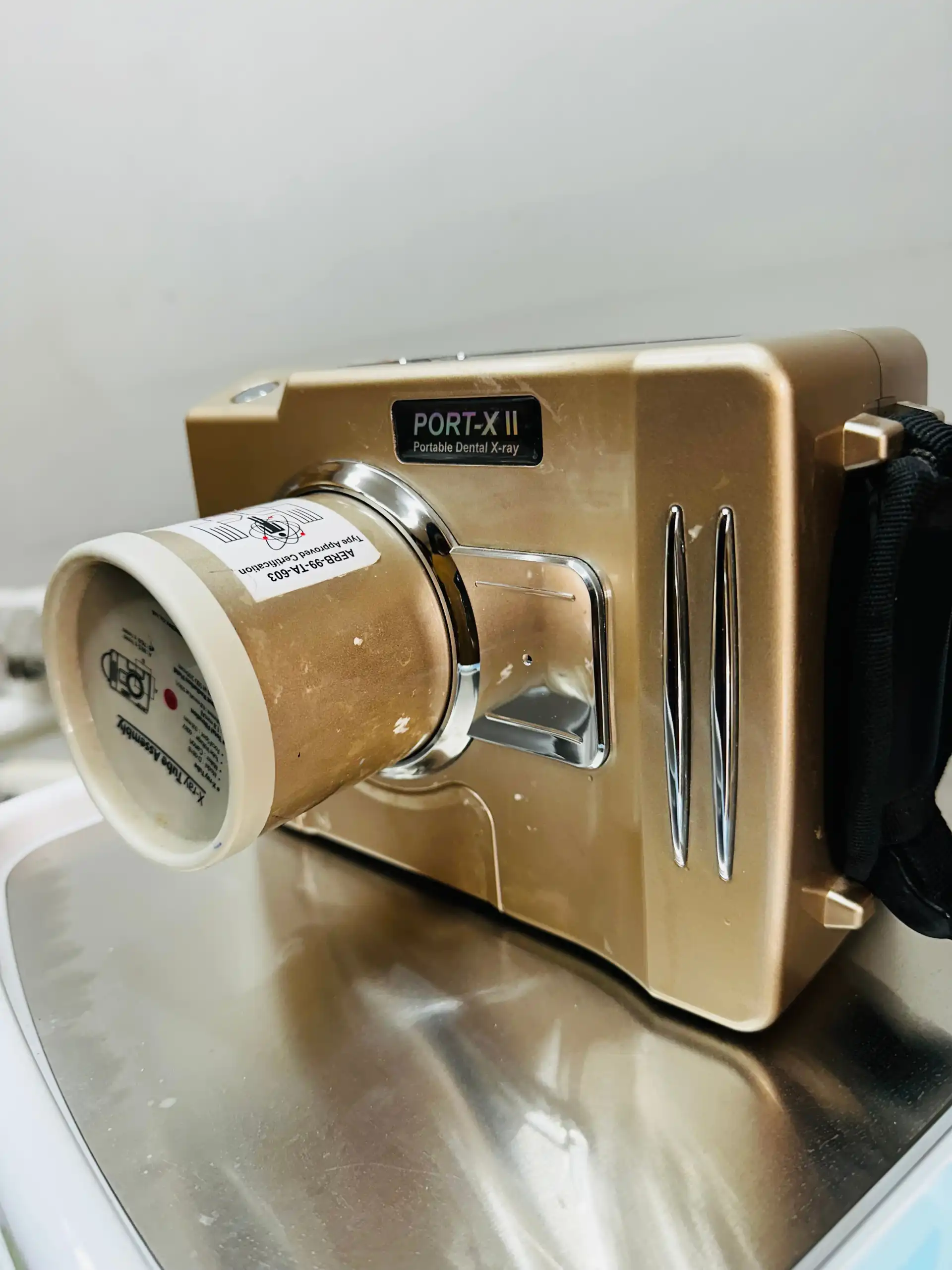 Dr. Henry's Dental Clinic - South Vazhakulam, Ernamkulam